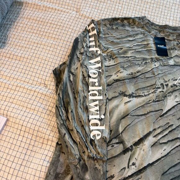 HUF Soho TT Marbel wash black camo Patterned Long Sleeve Men’s Tshirt small - Picture 3 of 10